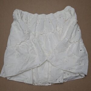 White Arizona Jean Company Ruffled Floral Skirt
